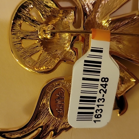 New vintage Bob Mackie mosaic. Guardian angel pin - Picture 3 of 4